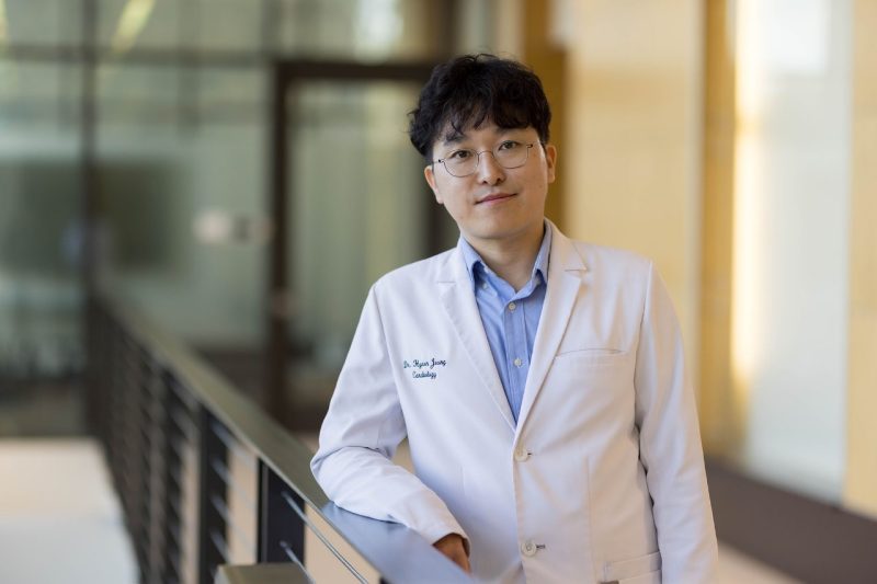 Headshot of Hyeon Jeong.